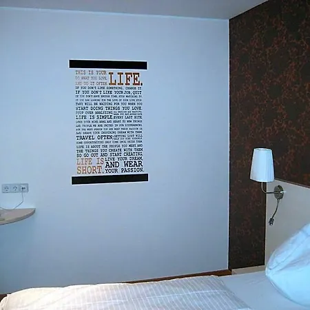 מלון Stadthotel Guertler 3*