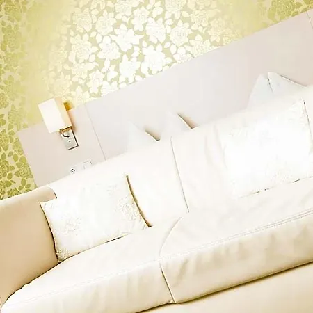 מלון Stadthotel Guertler 3*