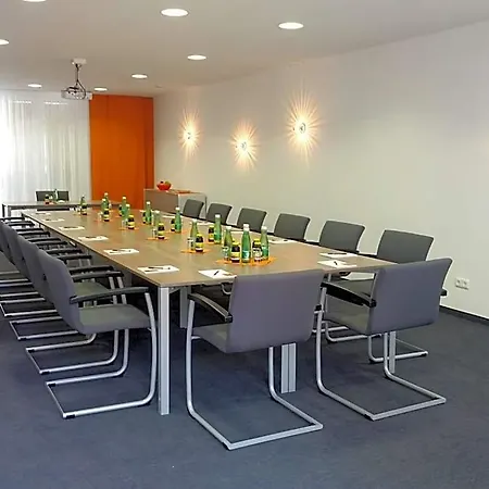 Stadthotel Guertler 3* אמשטטן