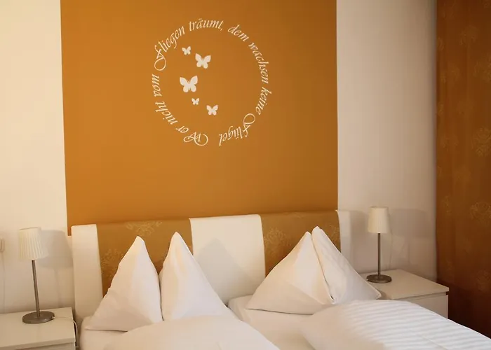 מלון Stadthotel Guertler 3*