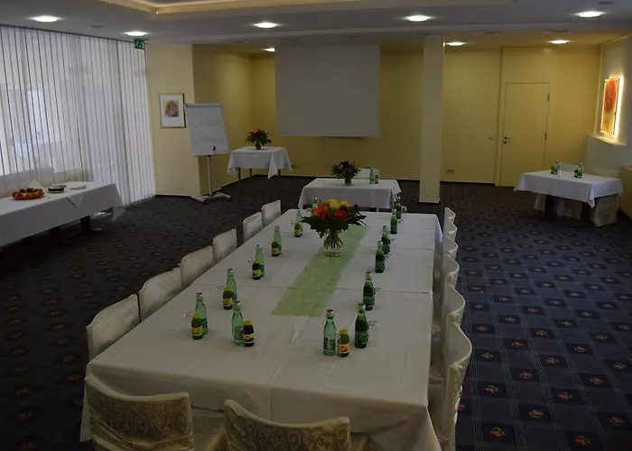 מלון Stadthotel Guertler