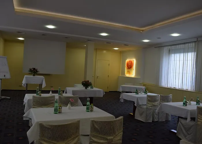 מלון Stadthotel Guertler