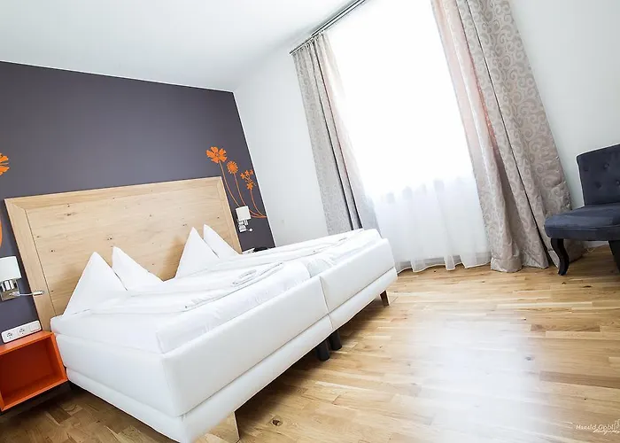 Stadthotel Guertler אמשטטן