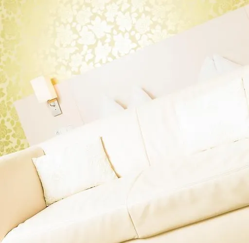 מלון Stadthotel Guertler 3*